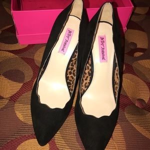 Betsy Johnson Pumps